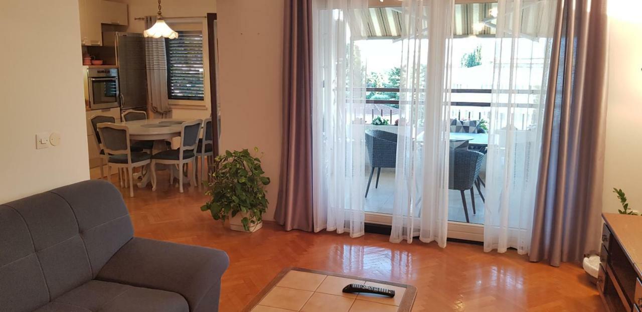 Apartman "Lara" Плоче Экстерьер фото